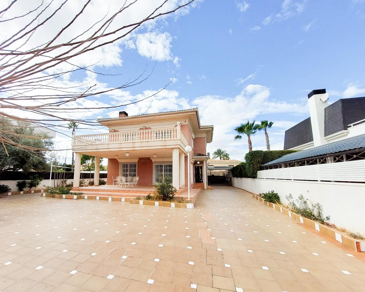 Exterior view of House or chalet for sale in Elche / Elx  with Air Conditioner and Private garden