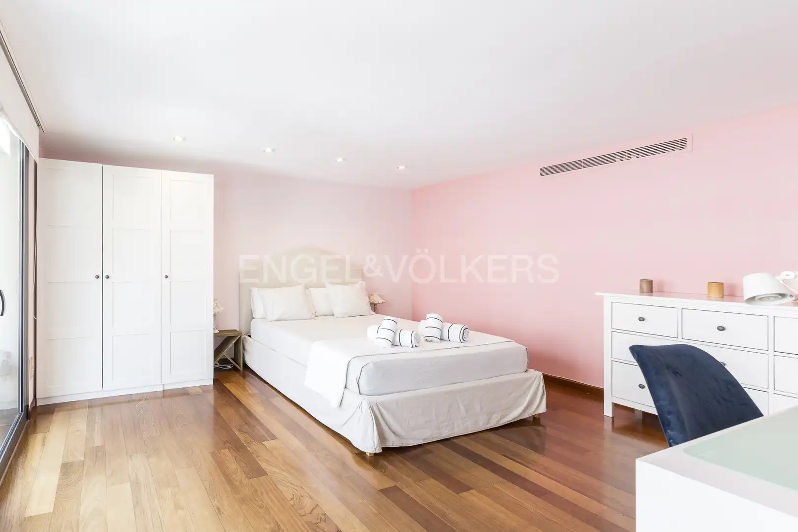 Bedroom of Houses for rent in Barcelona  with Air Conditioner, Heating and Private garden