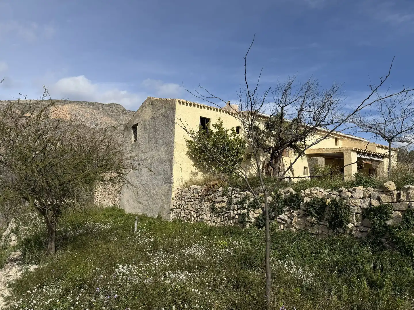 Country house with garden for sale in Sella, imagen 5