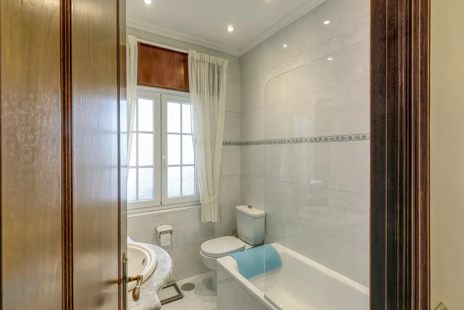 Baño de Casa o chalet en venta en Bergondo con Calefacción, Jardín privado y Horno