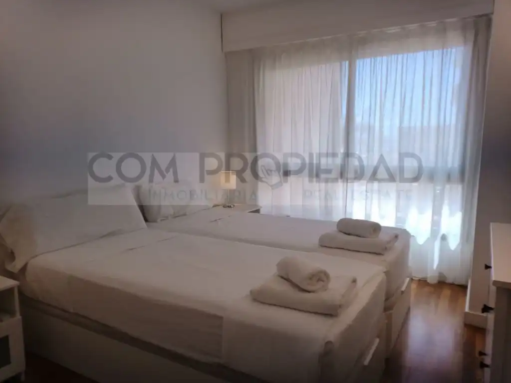 Dormitori de Pis de lloguer en  Palma de Mallorca amb Aire condicionat, Terrassa i Rentadora