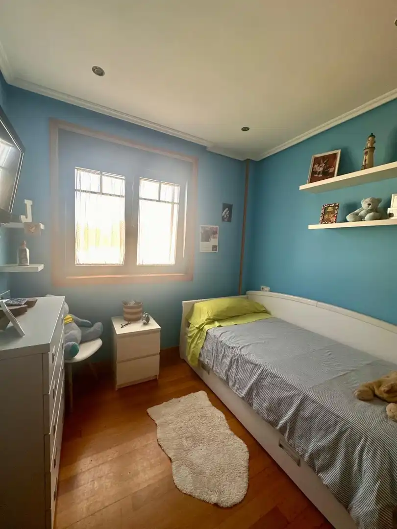Dormitori de Dúplex en venda en Ferrol amb Calefacció, Parquet i Internet