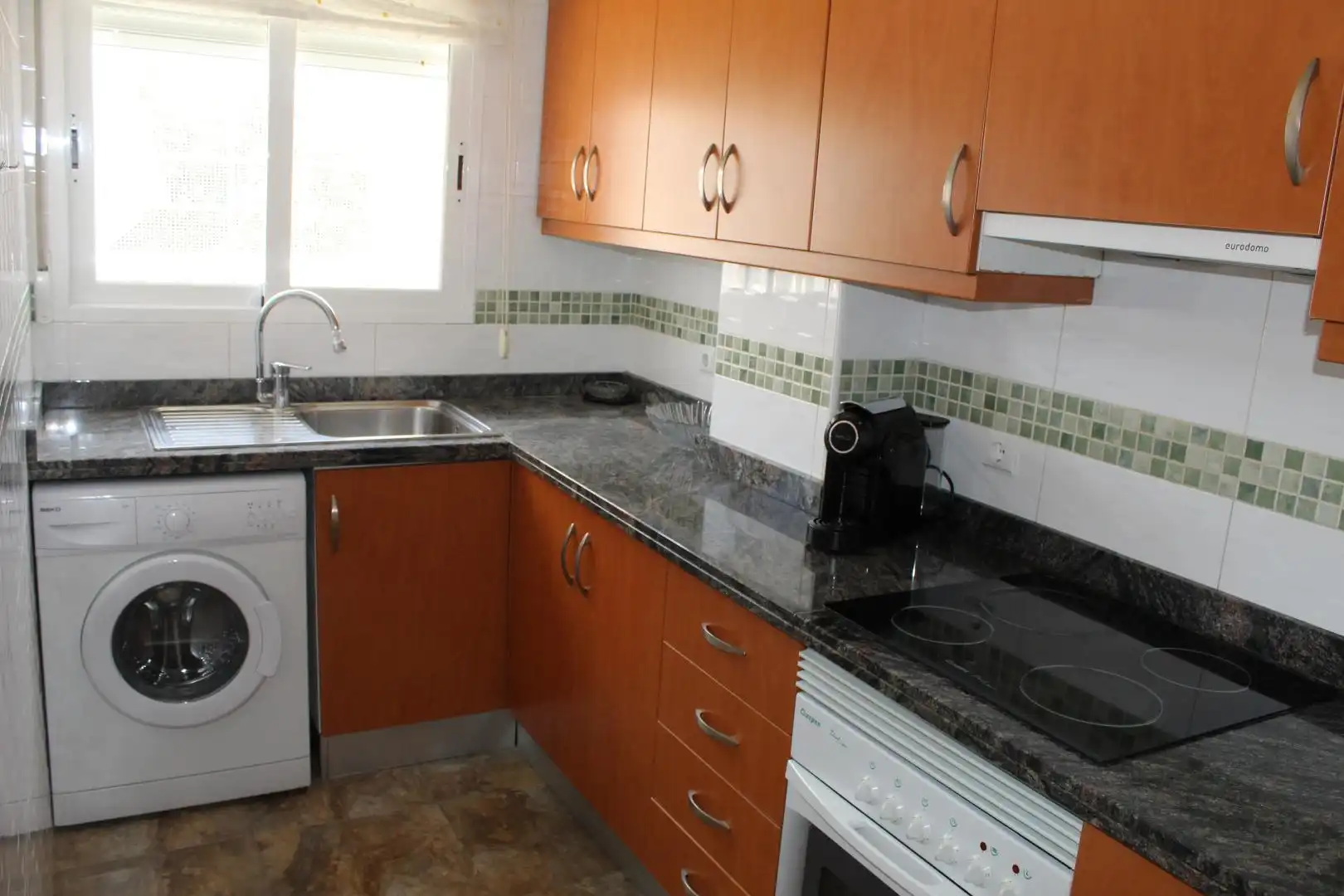 Küche von Maisonette zur Miete in Oliva mit Klimaanlage, Terrasse und Möbliert