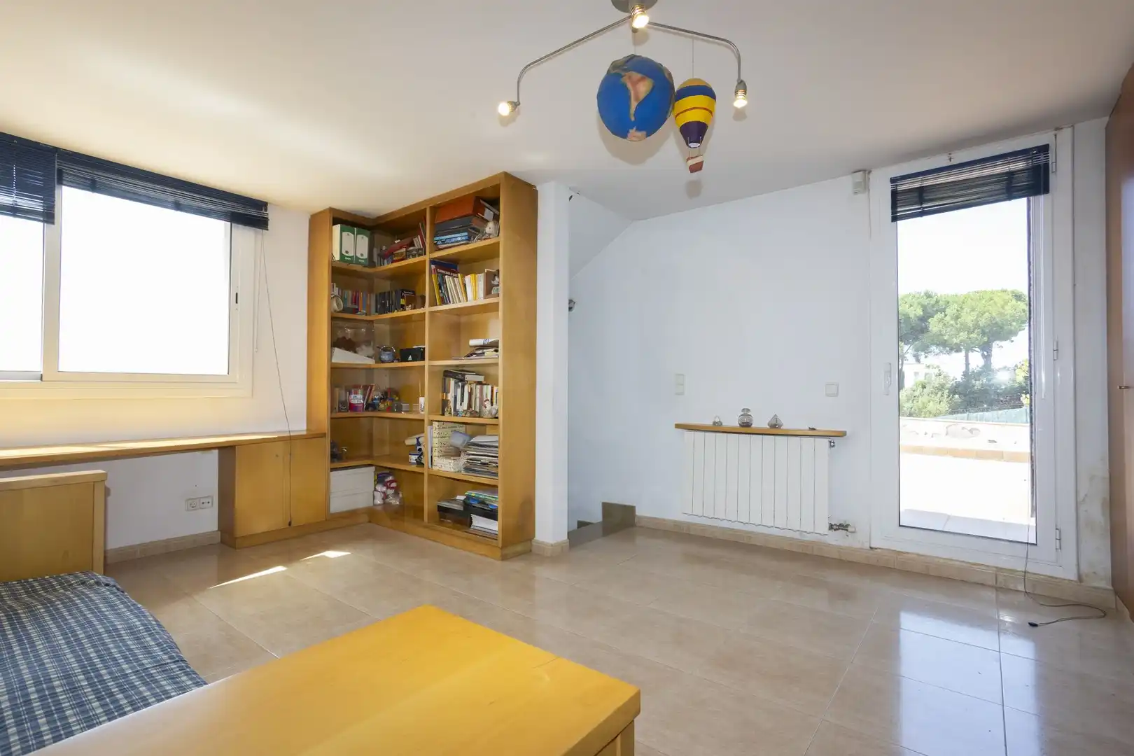Sala d'estar de Casa o xalet en venda en Canet de Mar amb Calefacció