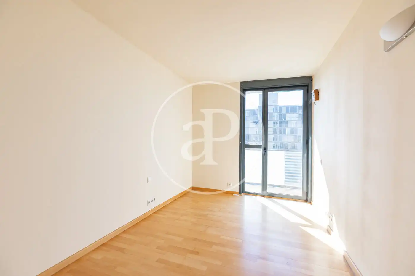 Habitación de Piso en venta en Barcelona con Aire acondicionado, Calefacción y Jardín privado