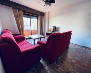 Living room of Flat to rent in  Granada Capital  with Air Conditioner, Heating and Parquet flooring