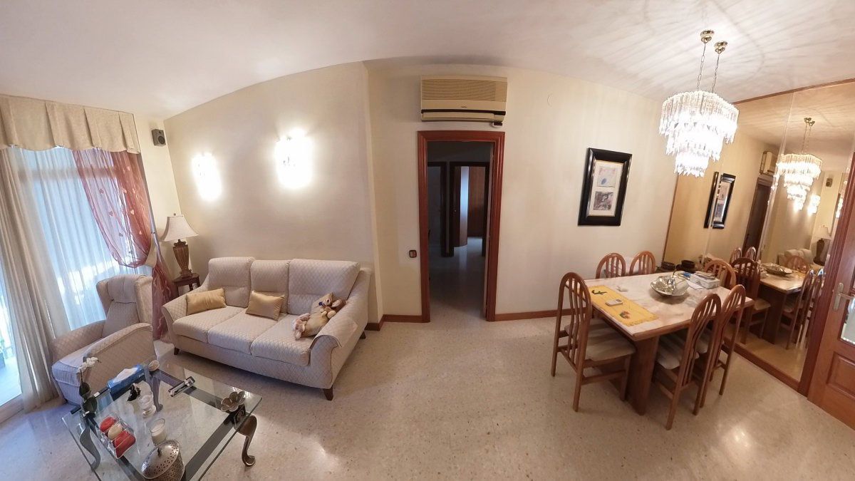 Sala d'estar de Pis en venda en  Barcelona Capital amb Balcó