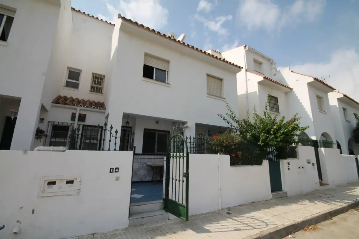 Terraced house with terrace for sale in Calle pinzón, imagen 2
