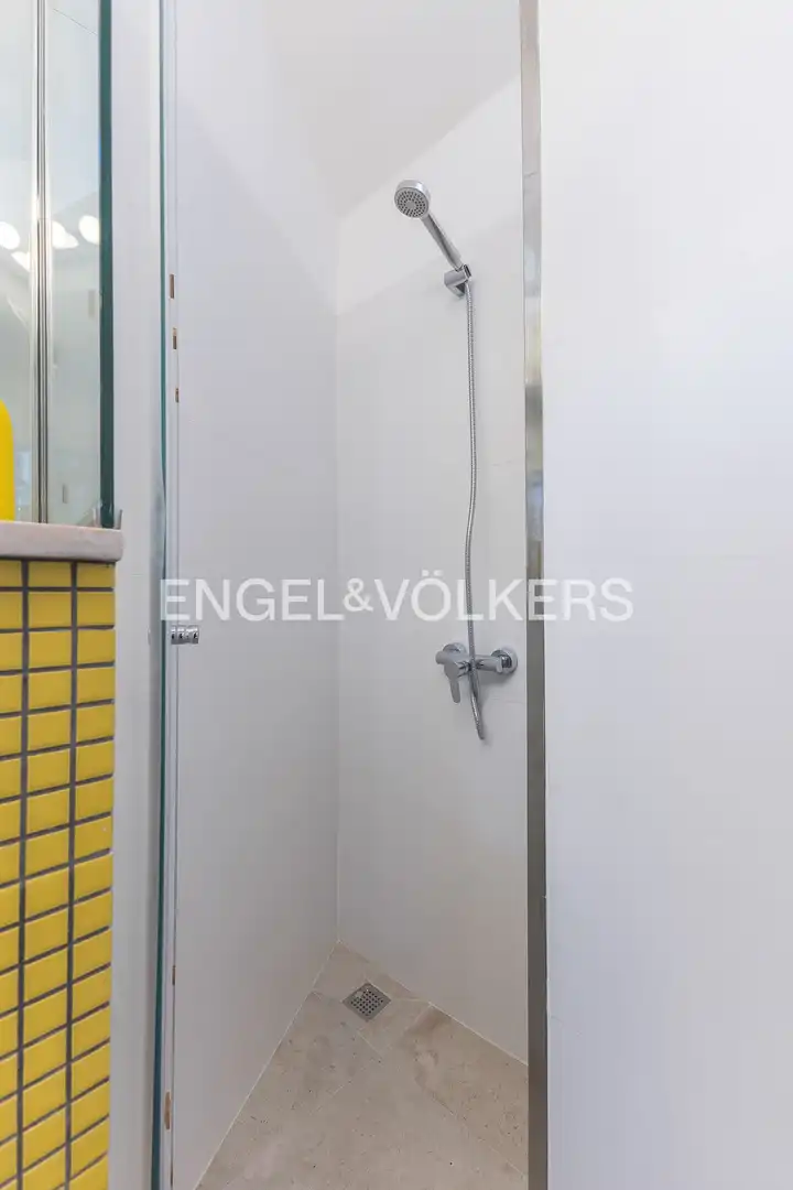 Badezimmer von Wohnung zur Miete in Madrid mit Klimaanlage, Heizung und Möbliert