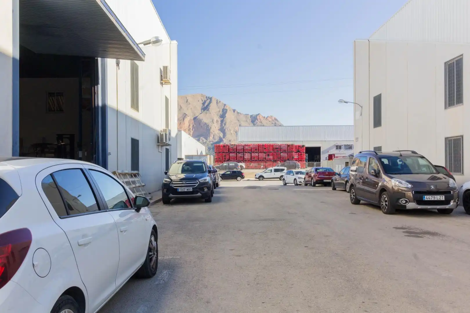 Vista exterior de Nave industrial en venta en Orihuela