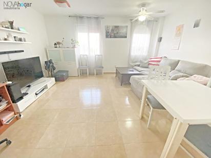 Sala d'estar de Dúplex en venda en Cártama amb Balcó