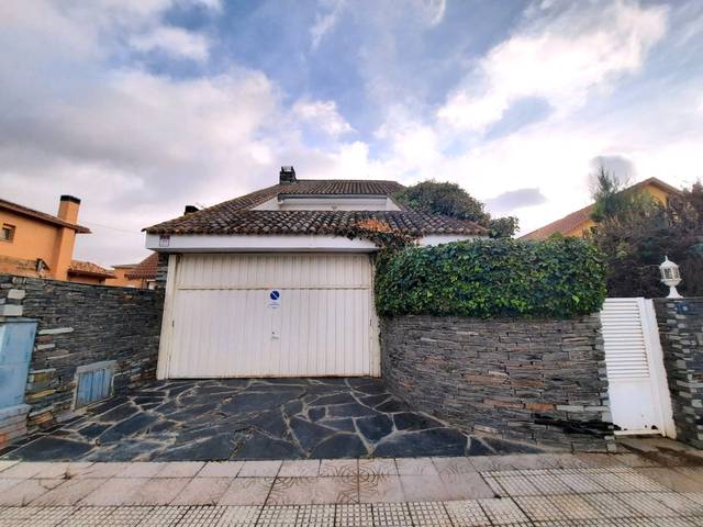 Casa adosada en Venta en Calle de la Viña, 8 en Velilla de San Antonio