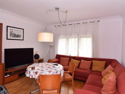 Sala d'estar de Pis en venda en Santa Coloma de Gramenet amb Aire condicionat, Calefacció i Terrassa