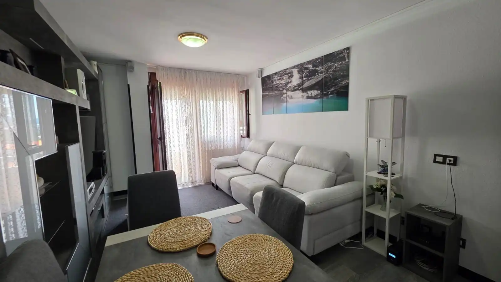 Living room of Flat for sale in Castro-Urdiales  with Heating, Terrace and Storage room
