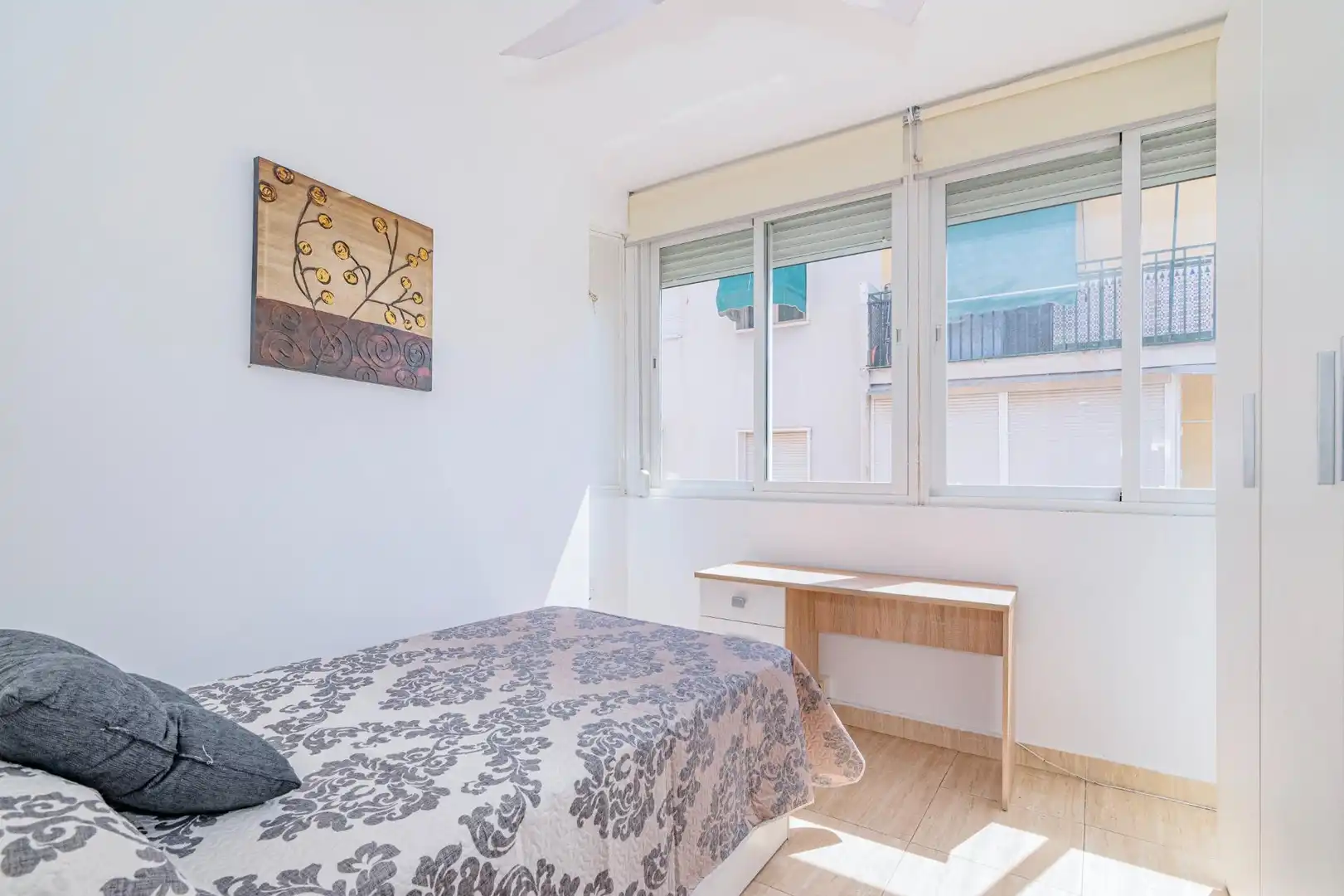 Bedroom of Flat for sale in Granada  with Air Conditioner, Heating and Terrace