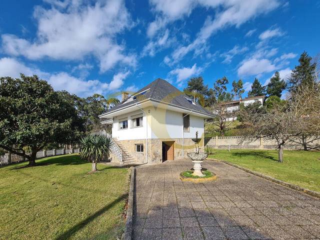 Casa-chalet en Venta en Rodiles en Selorio - Tornón