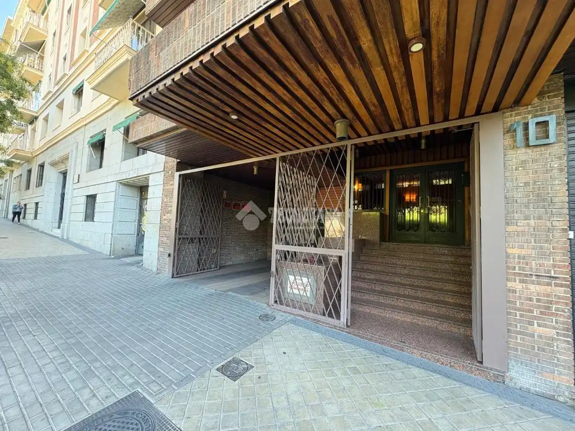 Exterior view of Garage for sale in Madrid