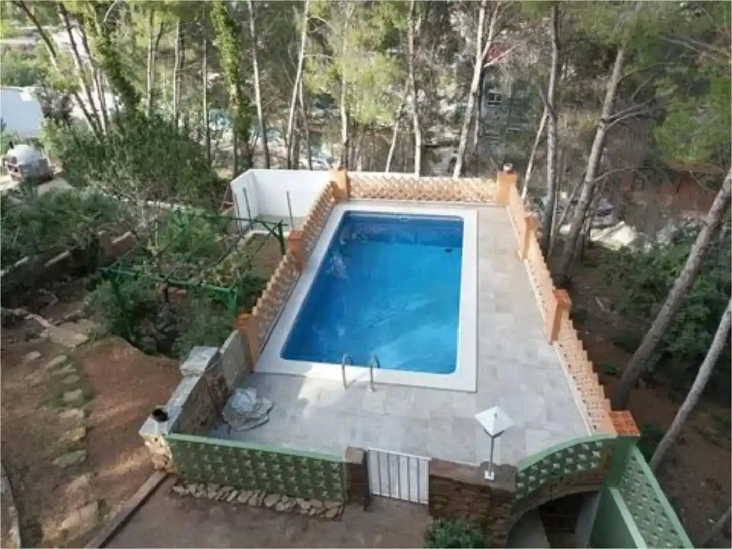 Swimming pool of Houses for sale in Gilet  with Air Conditioner, Private garden and Storage room