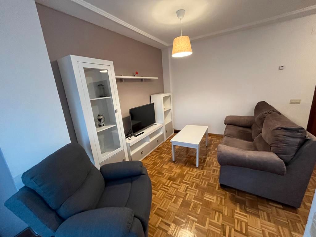 Sala de estar de Apartamento de alquiler en  Albacete Capital con Calefacción, Parquet y Trastero