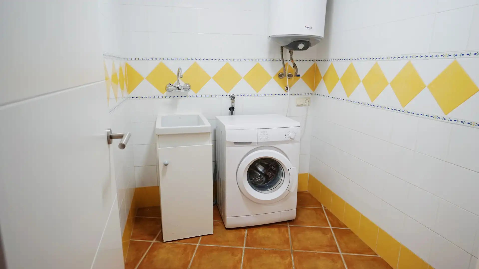 Bany de Apartament de lloguer en Benahavís amb Aire condicionat, Moblat i Forn