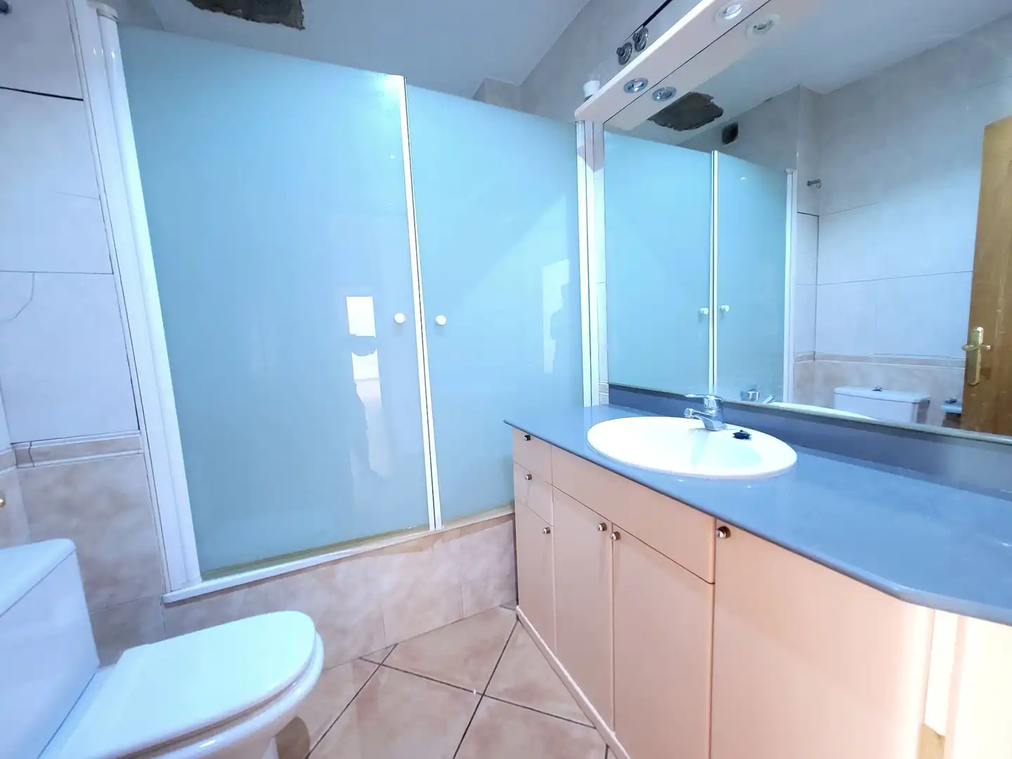 Baño de Piso en venta en Esparreguera con Calefacción, Terraza y Trastero