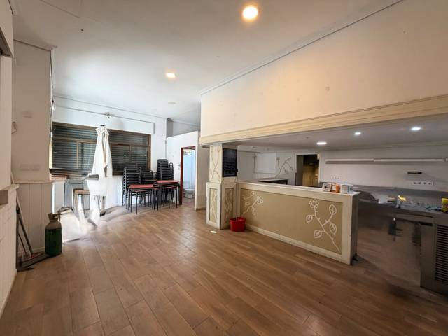 Local comercial en Alquiler en Calle de León XIII en Cruz Roja