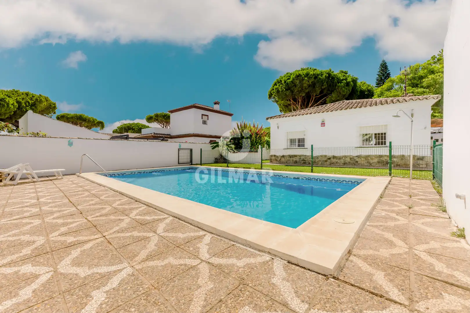 Exterior view of Houses for sale in Chiclana de la Frontera  with Private garden and Swimming Pool