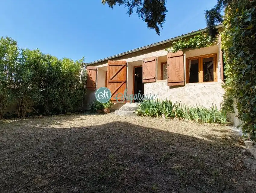 Vista exterior de Casa o chalet en venta en Escobar de Polendos con Calefacción y Trastero