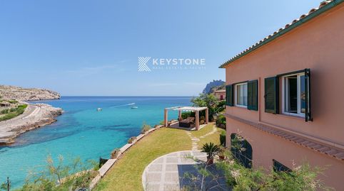 Villa privada de lujo frente al mar con piscina y vistas en Cala Sant Vicenç