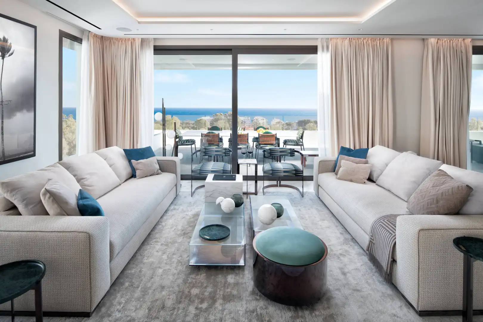 Sala d'estar de Àtic en venda en Marbella amb Aire condicionat, Parquet i Terrassa