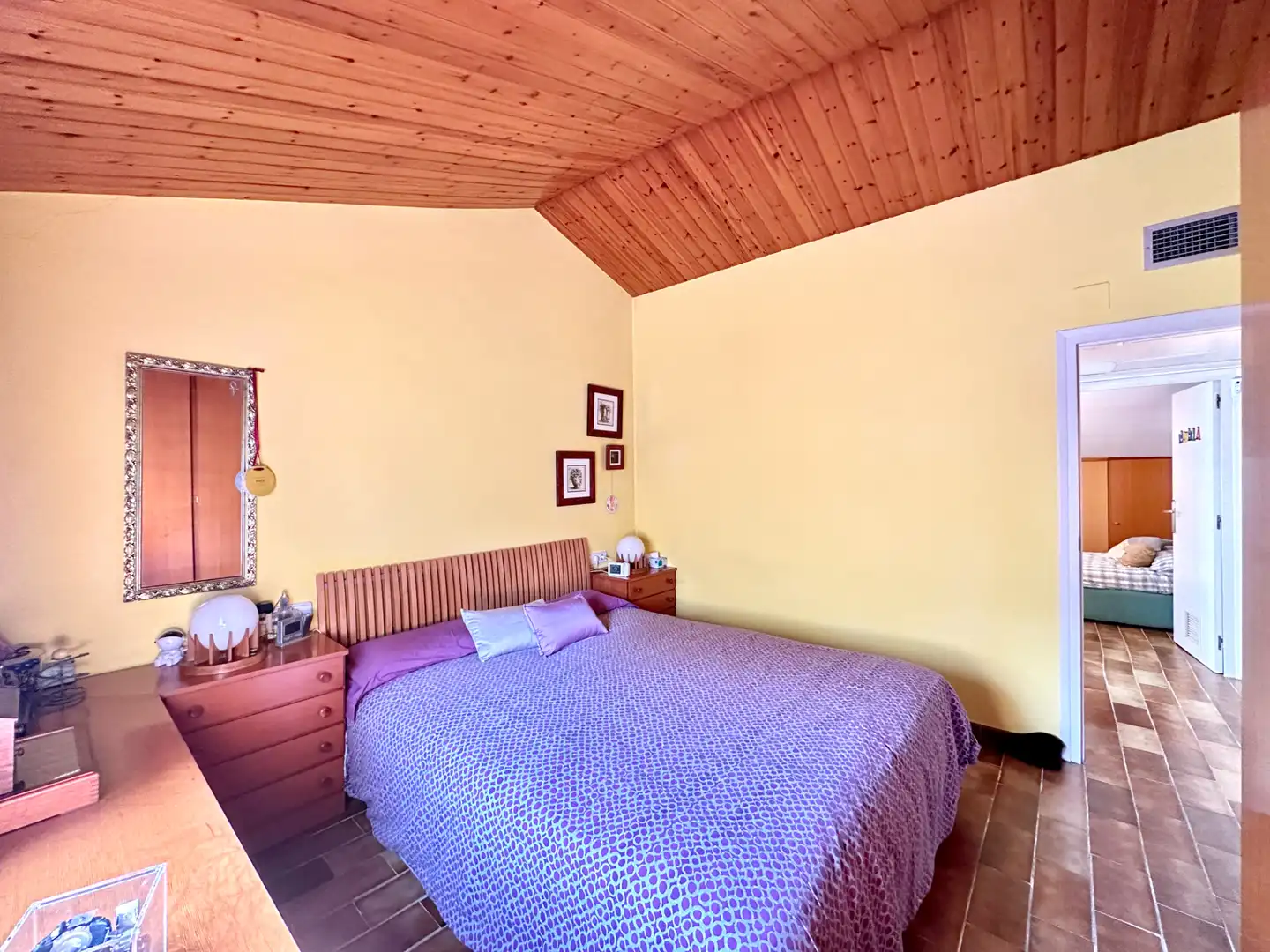 Habitación de Casa adosada en venta en Manlleu con Calefacción, Jardín privado y Trastero
