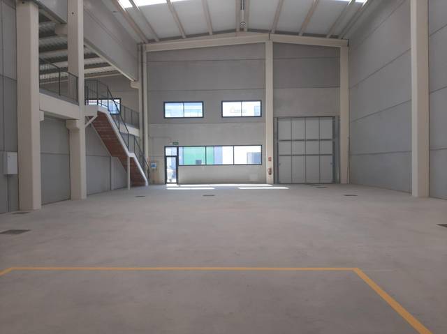 Nave industrial en Alquiler en Palmete