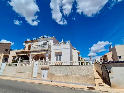 Exterior view of Single-family semi-detached for sale in Torrevieja  with Terrace, Swimming Pool and Furnished