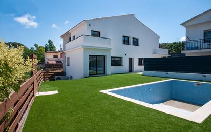 Swimming pool of House or chalet for sale in Canyelles  with Air Conditioner, Terrace and Swimming Pool