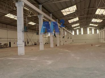 Industrial building to rent in Isaac Peral