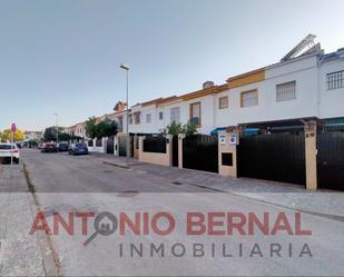 Exterior view of Single-family semi-detached for sale in Jerez de la Frontera  with Air Conditioner and Storage room