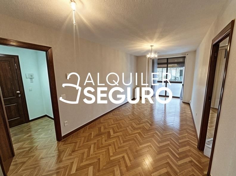 Bedroom of Flat to rent in  Madrid Capital  with Heating, Terrace and Storage room
