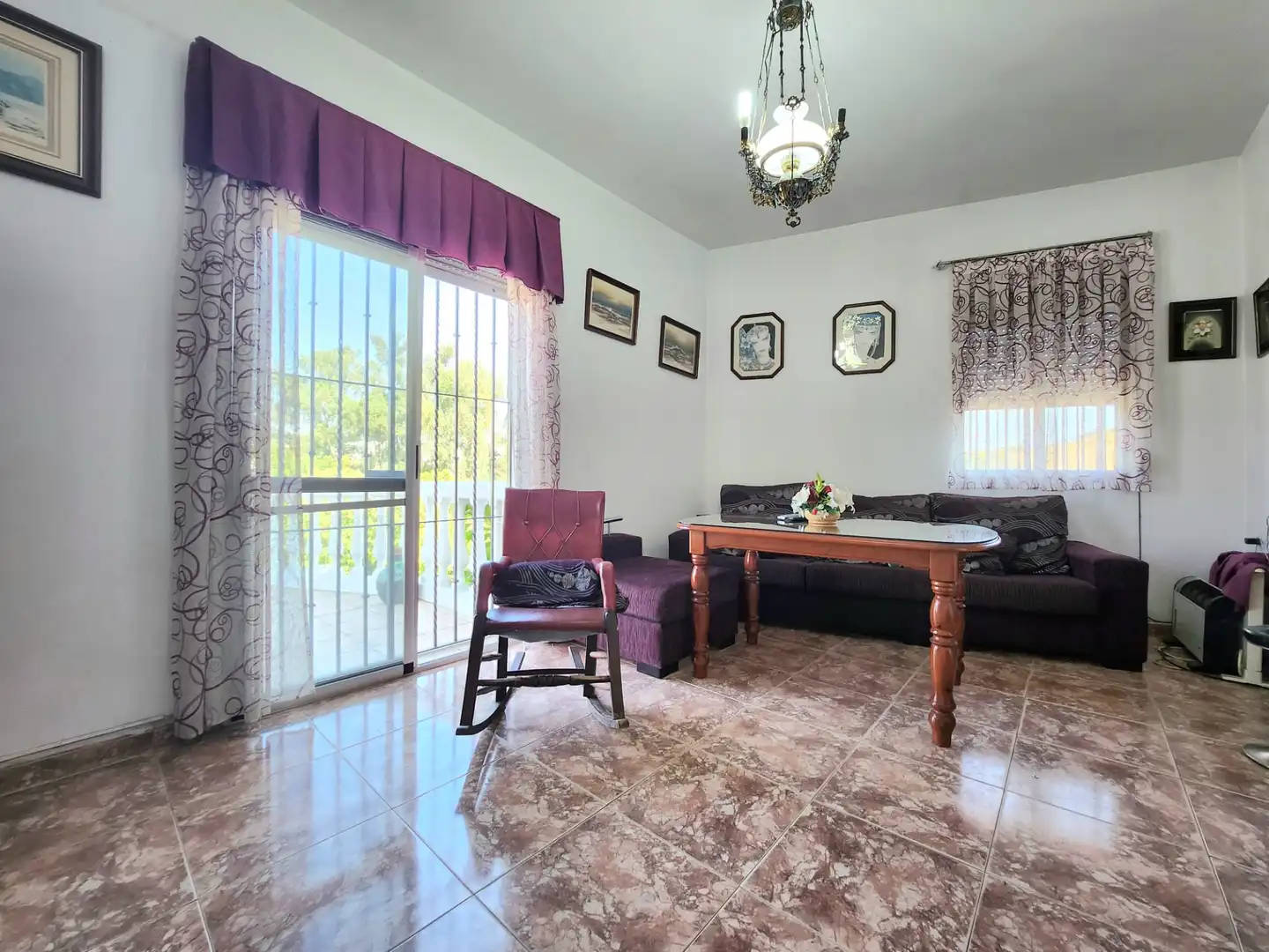 Haus oder Chalet zum Verkauf in Alcalá de Guadaira mit Privatgarten, Terrasse und Abstellraum