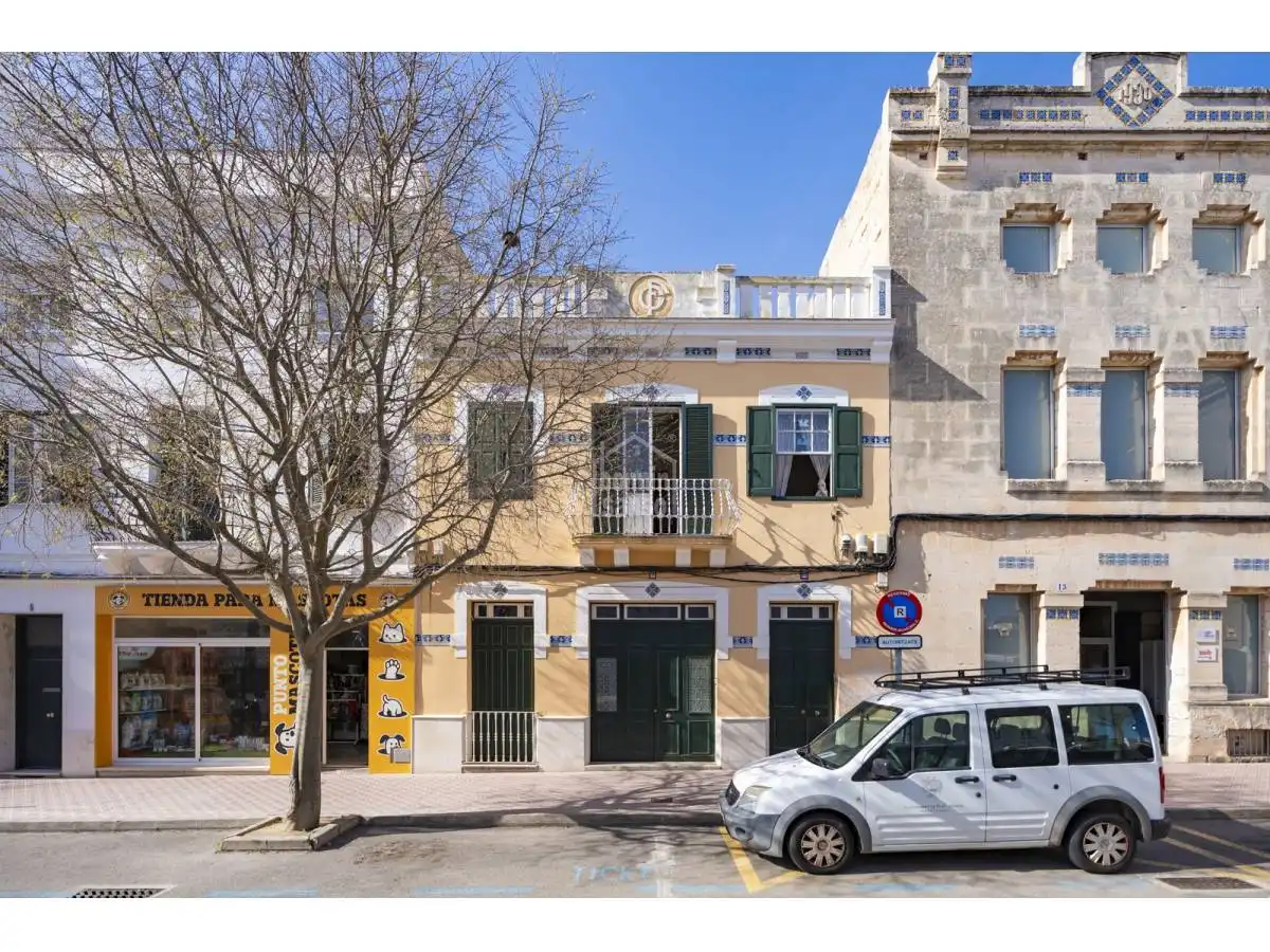 Vista exterior de Local en venda en Maó - Mahón amb Terrassa