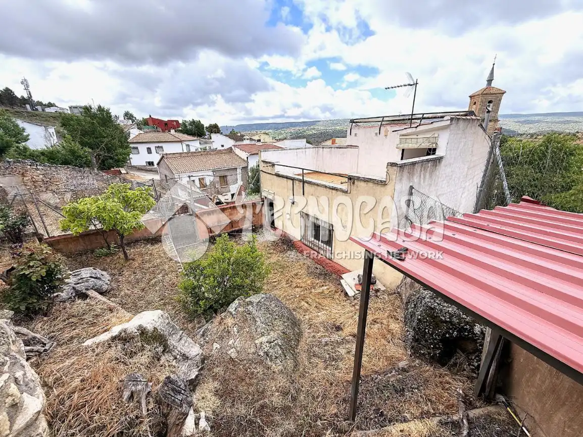 Finca rústica en venda en Huete amb Calefacció, Jardí privat i Terrassa