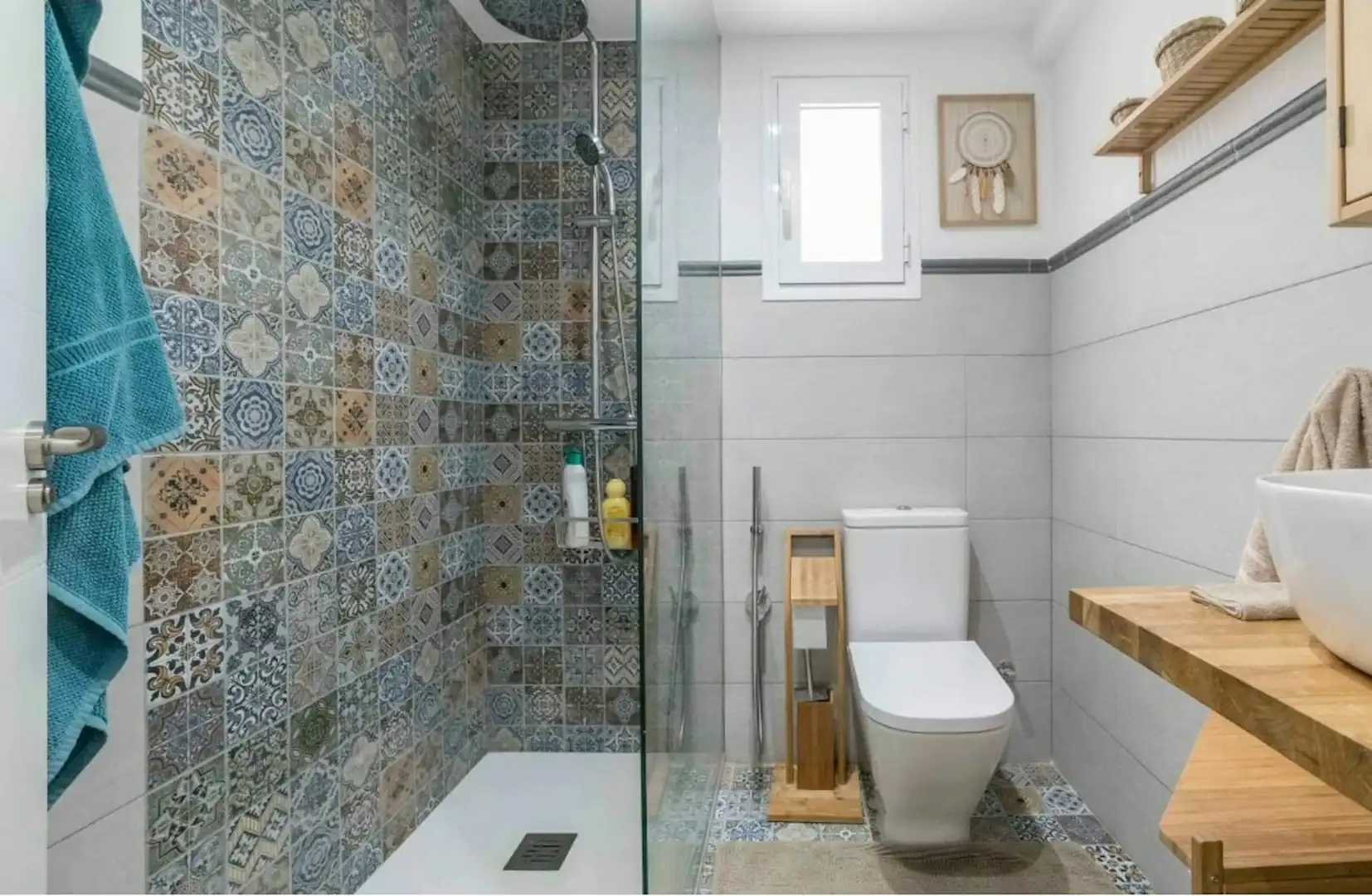 Baño de Piso de alquiler en Valencia con Aire acondicionado, Calefacción y Amueblado