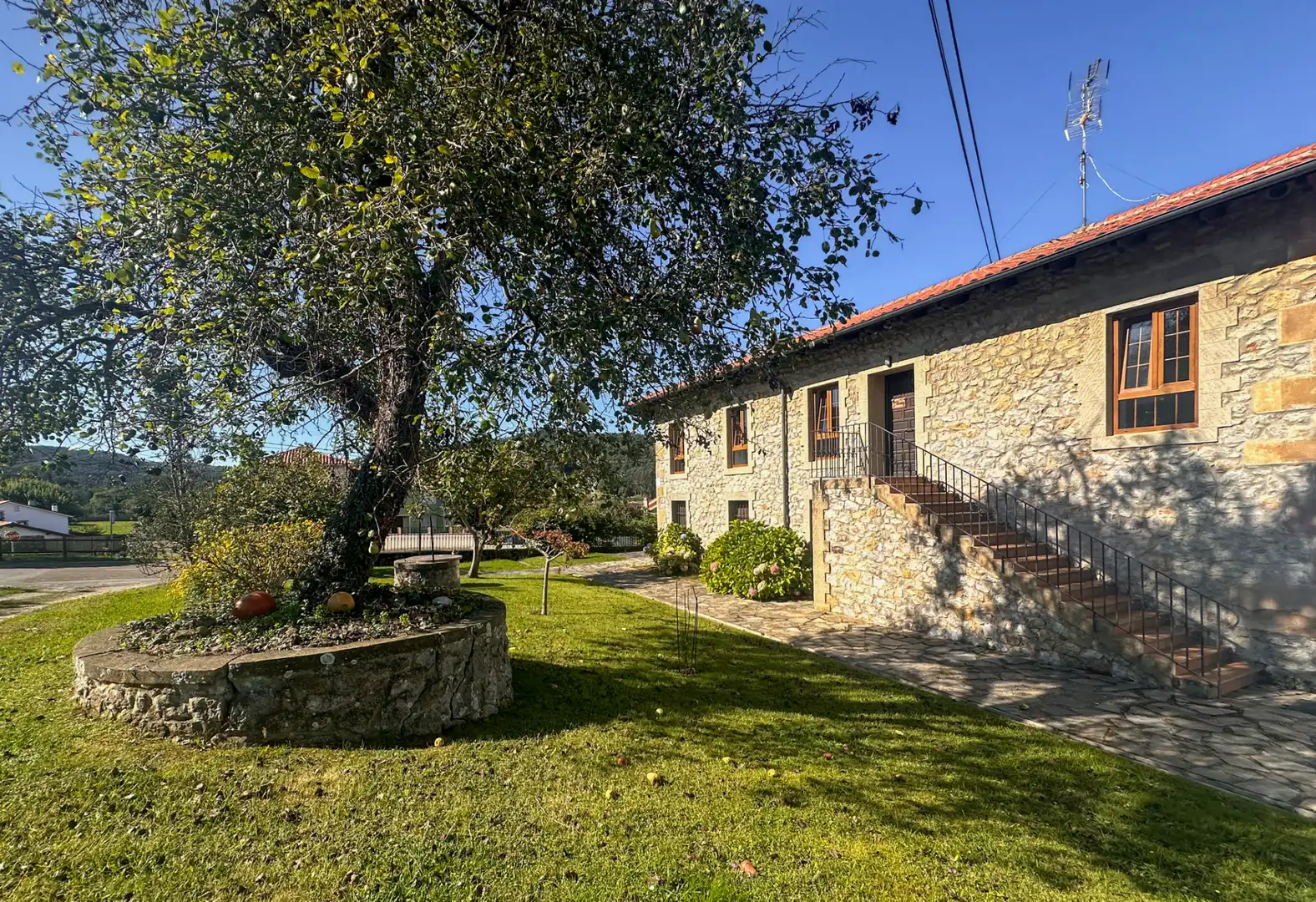 Vista exterior de Casa o chalet en venta en Alfoz de Lloredo con Calefacción, Jardín privado y Terraza