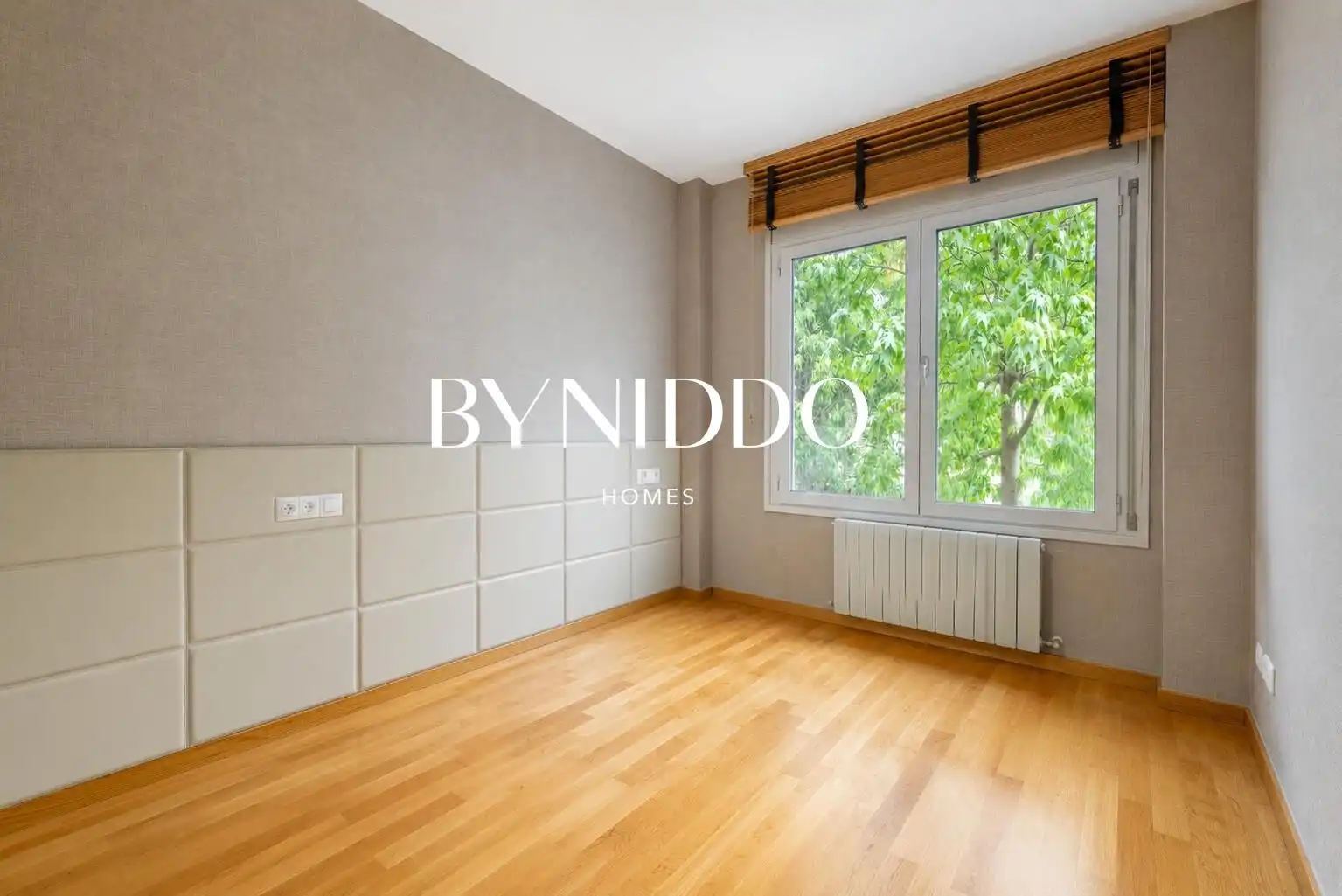 Bedroom of Flat for sale in Sant Cugat del Vallès  with Air Conditioner, Heating and Private garden