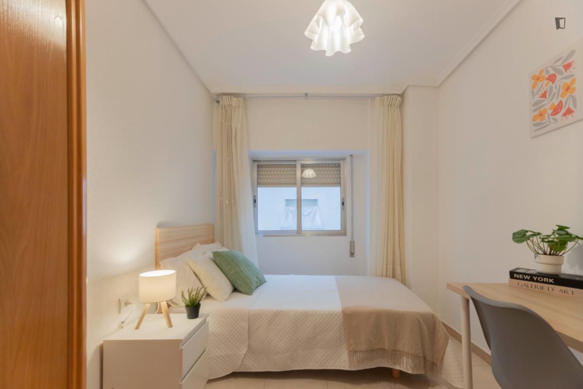 Bedroom of Apartment to share in  Valencia Capital  with Furnished, Oven and Washing machine