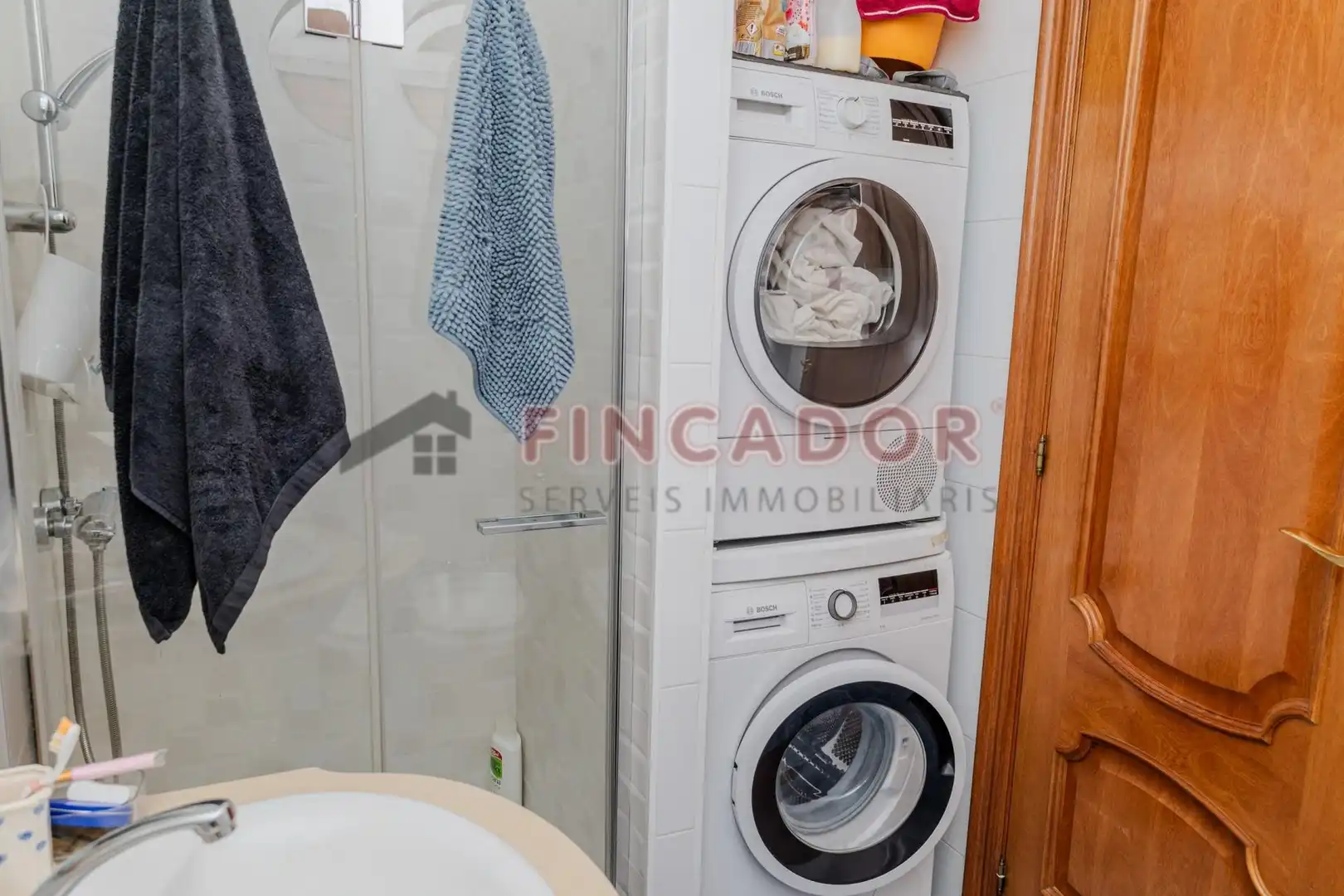 Detached homes for sale in Carrer de Gravina, Llefià