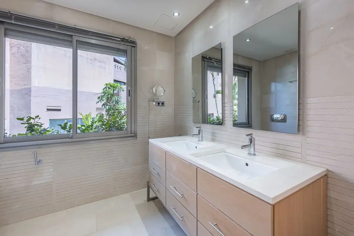 Piso con ascensor en venta en Milla de Oro, imagen 27