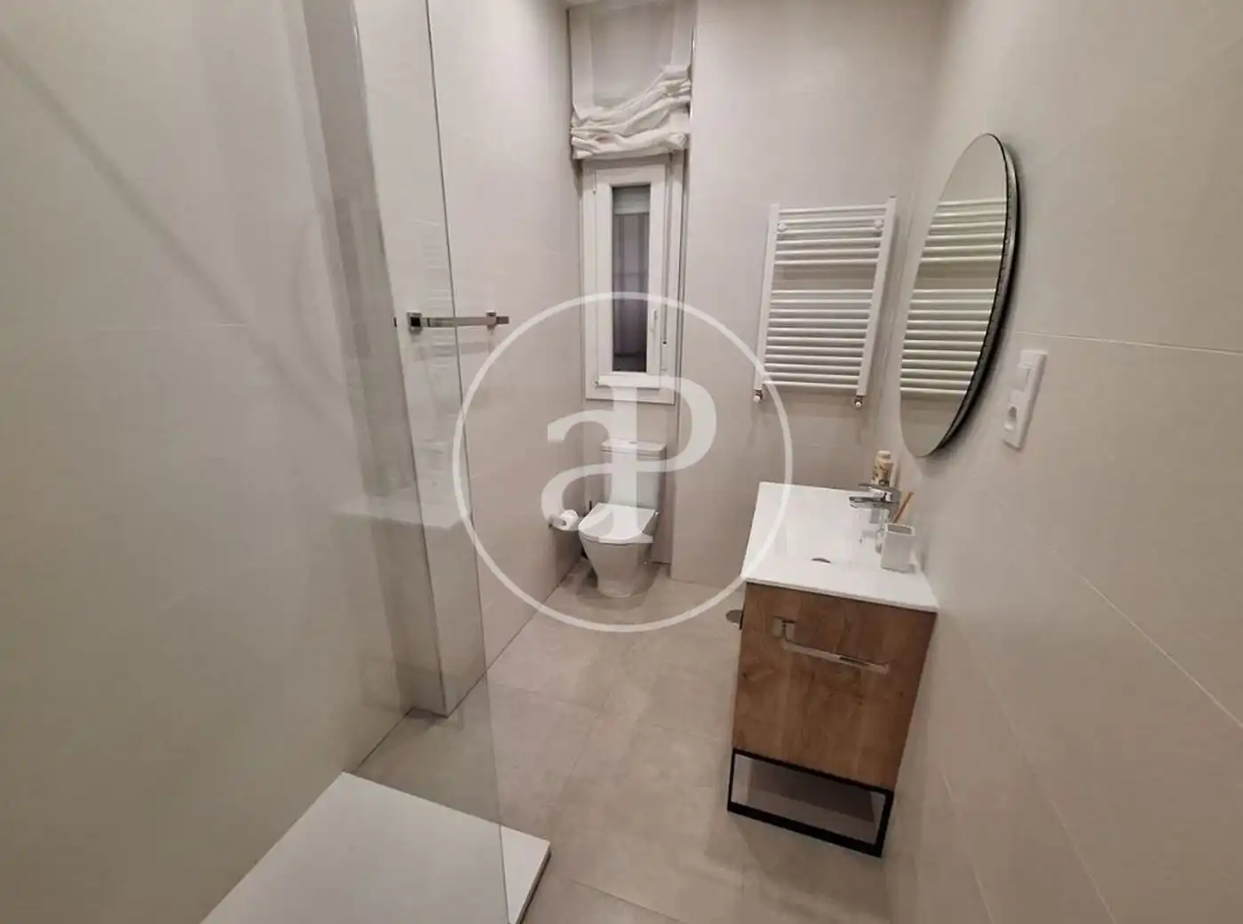 Wohnung zur Miete in Av. de Peris i Valero, Mont-Olivet