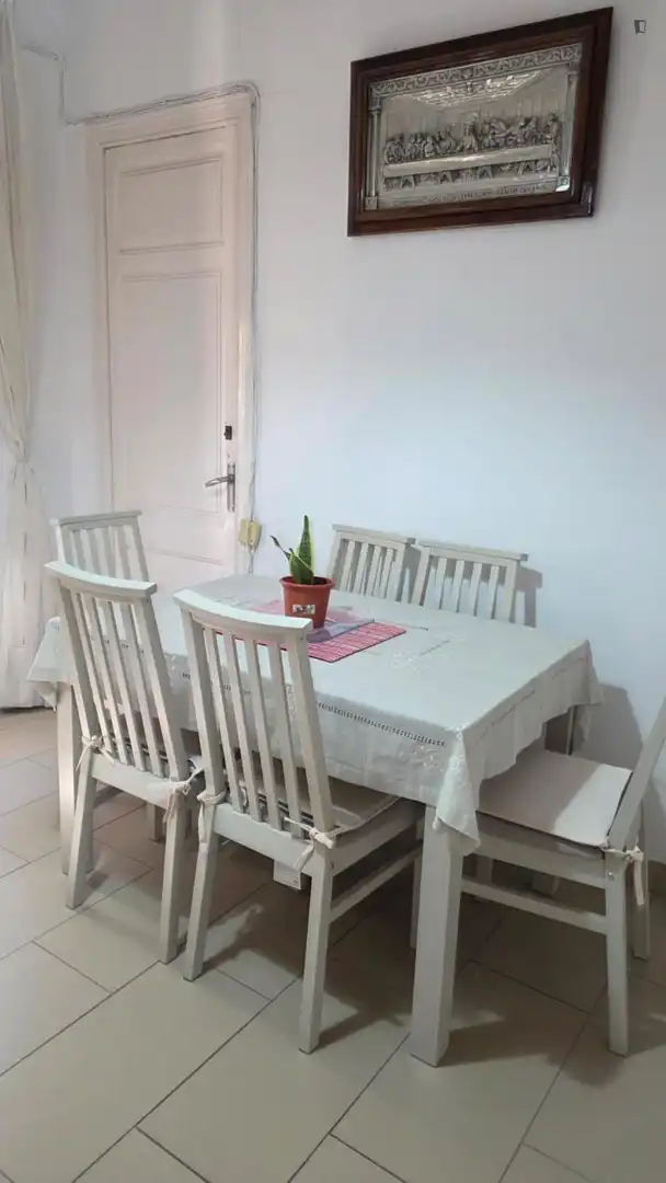 Comedor de Apartamento para compartir en Barcelona con Amueblado, Horno y Lavadora