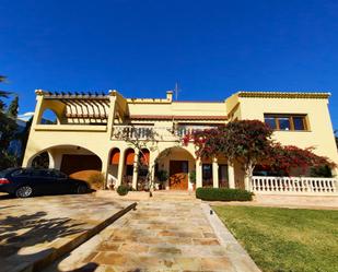 Vista exterior de Casa o xalet en venda en El Campello amb Aire condicionat, Terrassa i Balcó