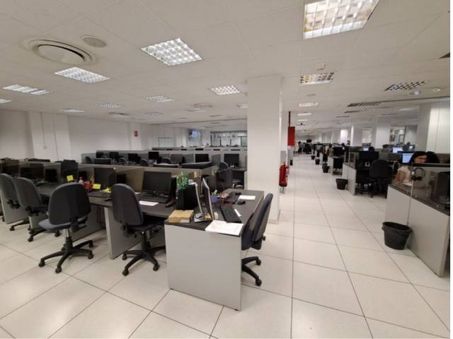 Local comercial en Venta en Tres Olivos - Valverde